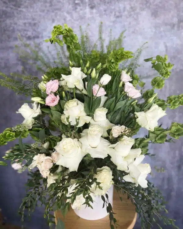 neutral color designer choice sympathy arrangement